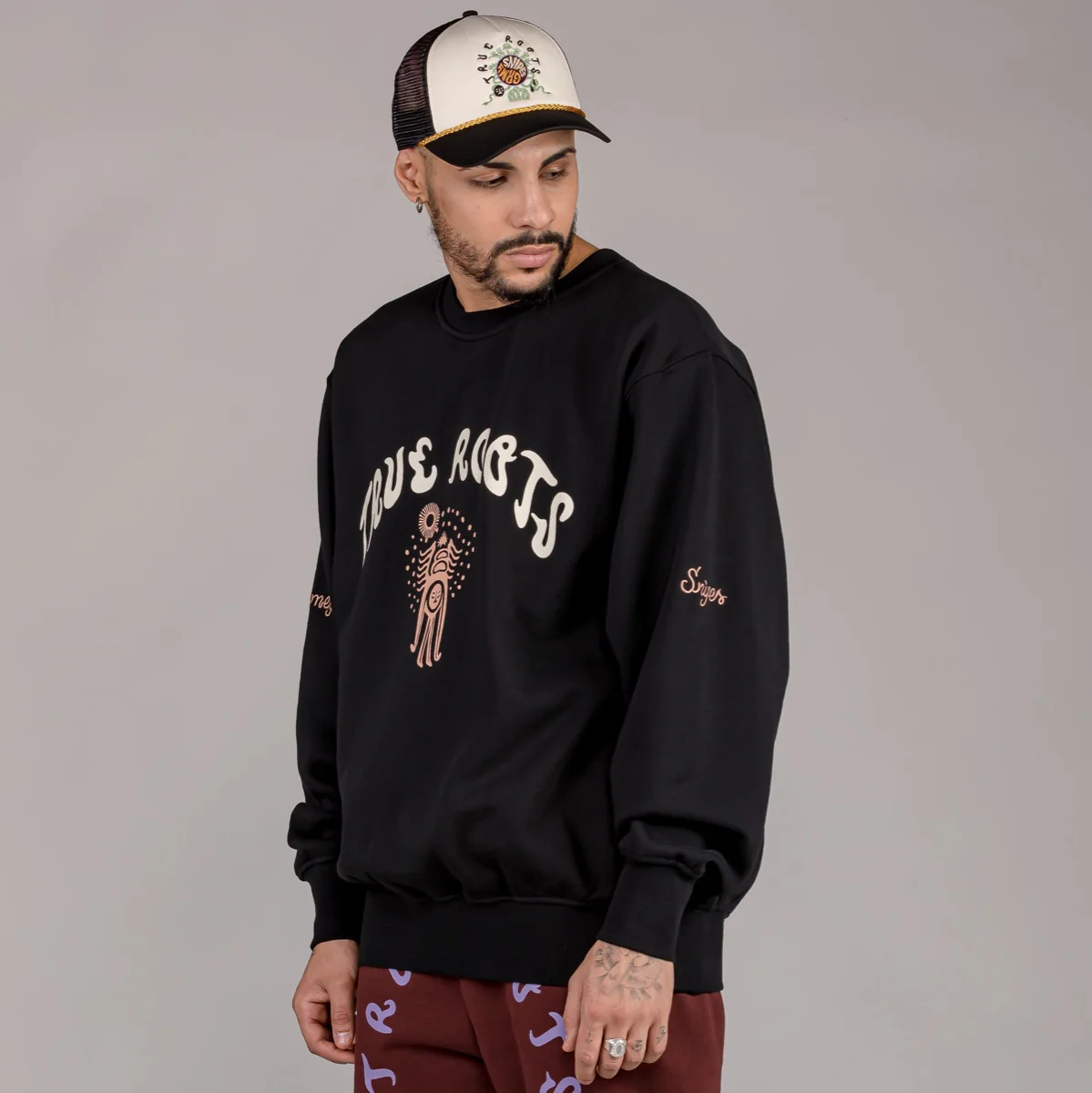 Sudadera Grimey "SNIPES X GRIMEY TRUE ROOTS" Crewneck - Black | Fall 22 - Image 6